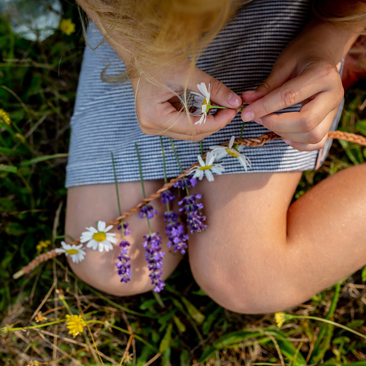 Huckleberry Fresh Flower Necklace