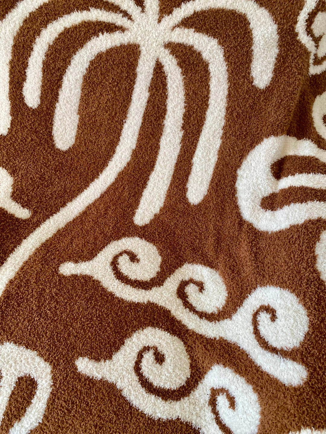Hanalei Plush Throw - Mocha &amp; Cream