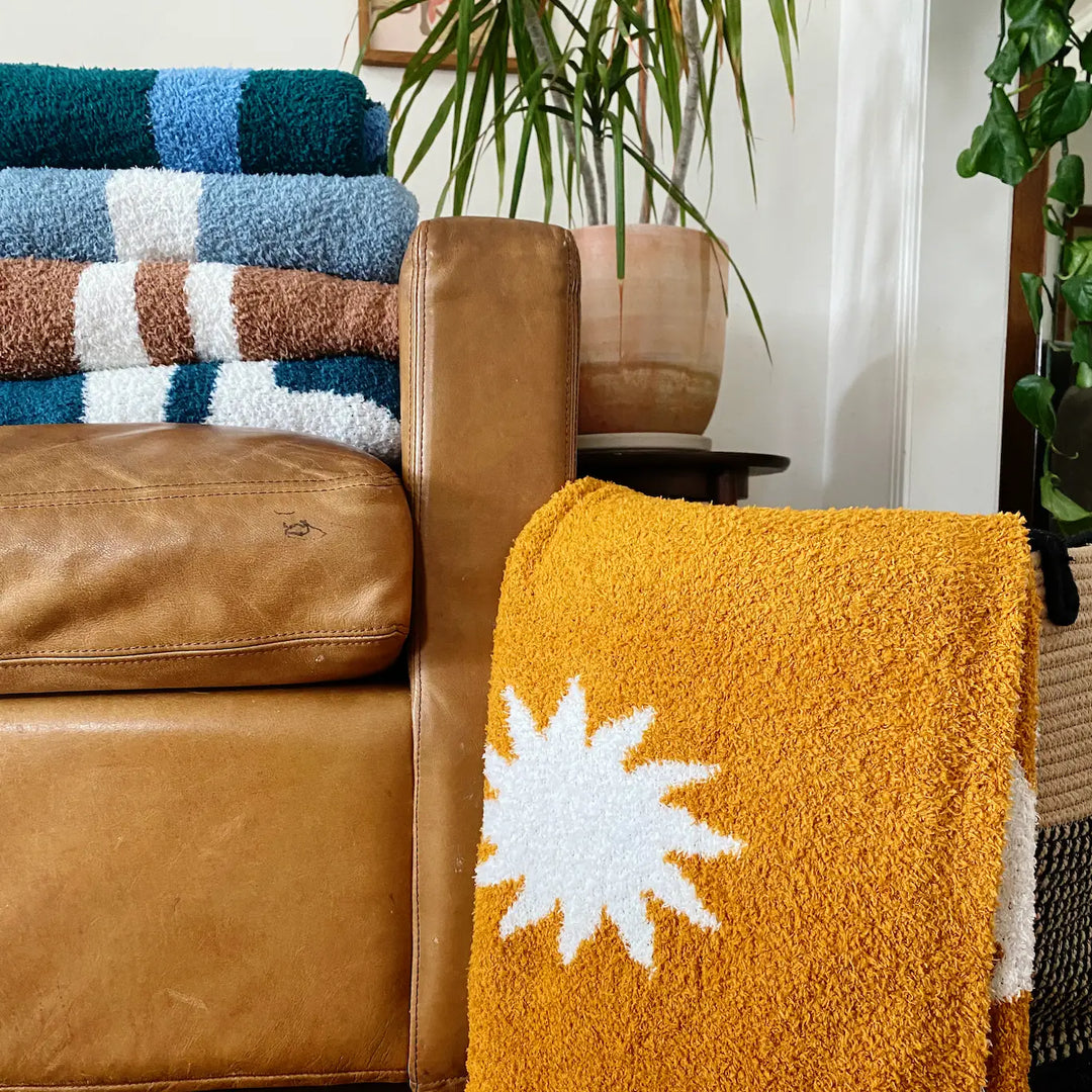 Paradise Plush Throw - Pacific Blue