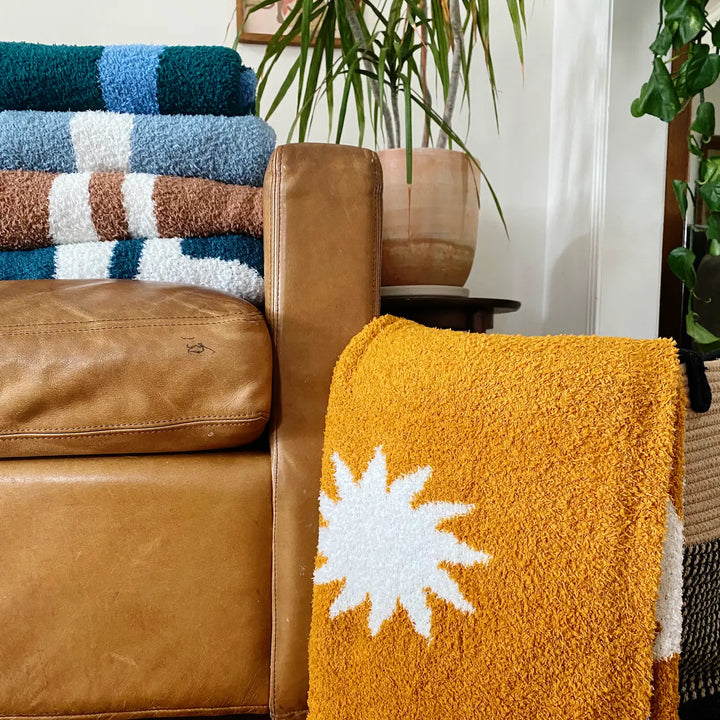 Paradise Plush Throw - Pacific Blue